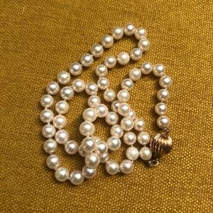 6mm genuine pearl and 14k gold clasp necklace